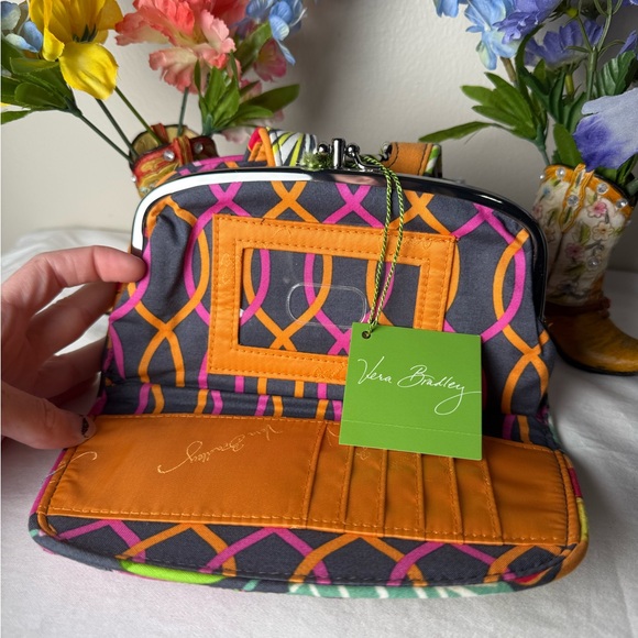 NWT Vera Bradley Jazzy Blooms Kiss N Snap Wallet Retired Pattern LAST ONE - Picture 3 of 6